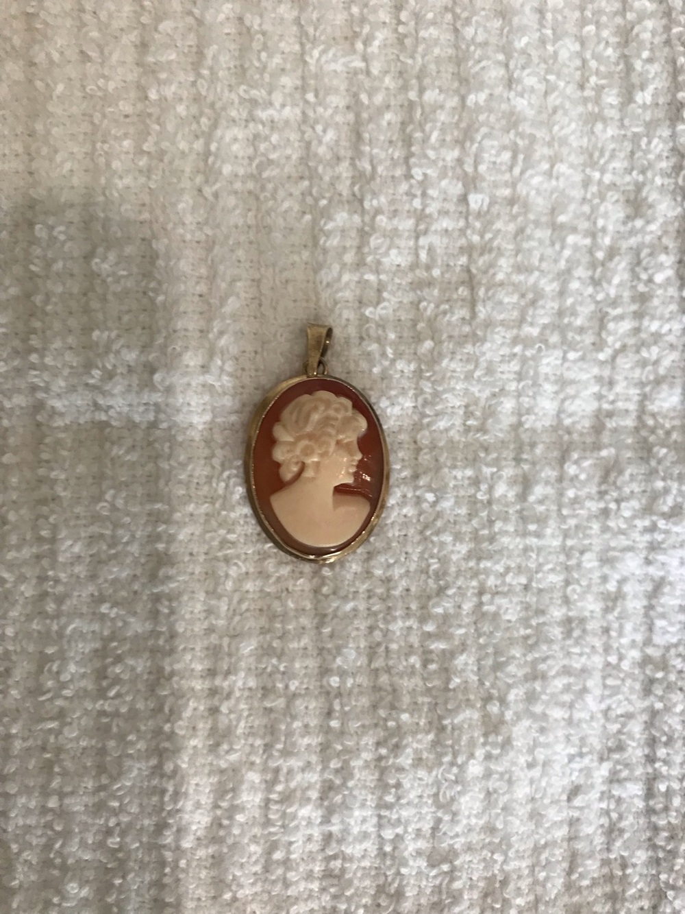 Beautiful 14K Gold Italy Signed Cameo Pendant